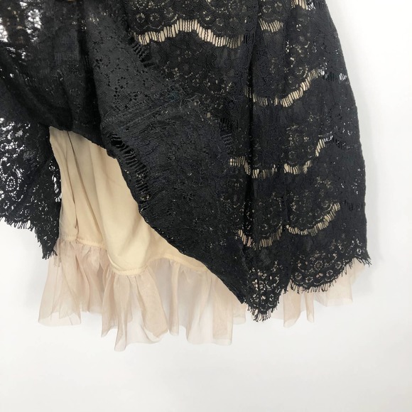 NEW Trixxi Black and Nude Lace Halter Dress Size Small - Picture 5 of 6